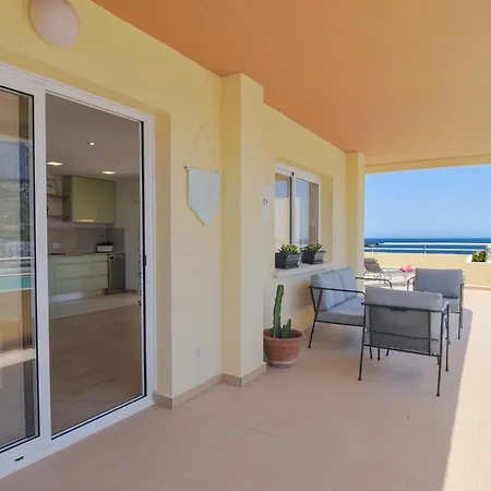 Graham Holiday - Crown 360 Apartment *