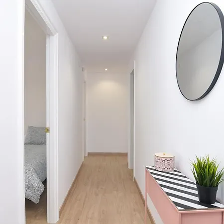 Graham Holiday - Crown 360 Apartment